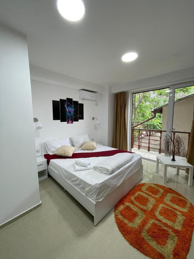 Hostel Tripoli Palace 布加勒斯特 外观 照片