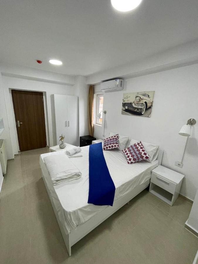 Hostel Tripoli Palace 布加勒斯特 外观 照片