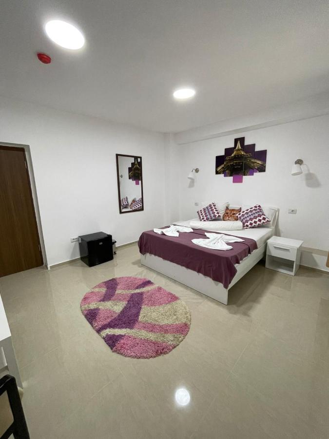 Hostel Tripoli Palace 布加勒斯特 外观 照片